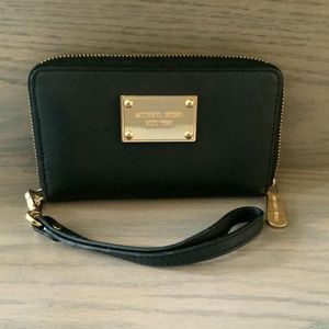 Michael Kors Wristlet Wallet